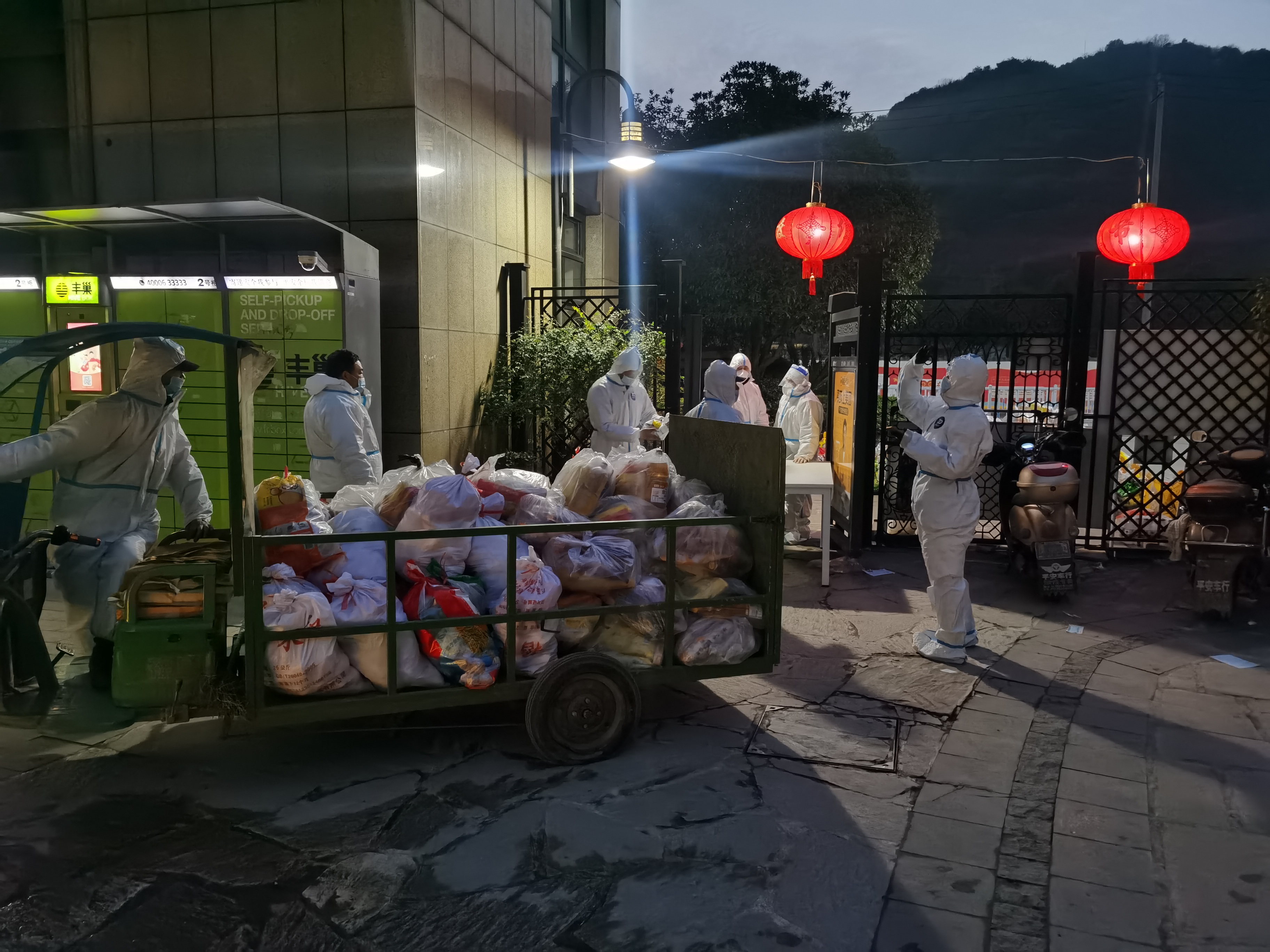 防疫隔离中的一碗热面条！来自AGGAME物业暖暖的爱