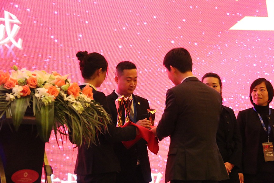 14888814254347938B0E.jpg 01.jpg