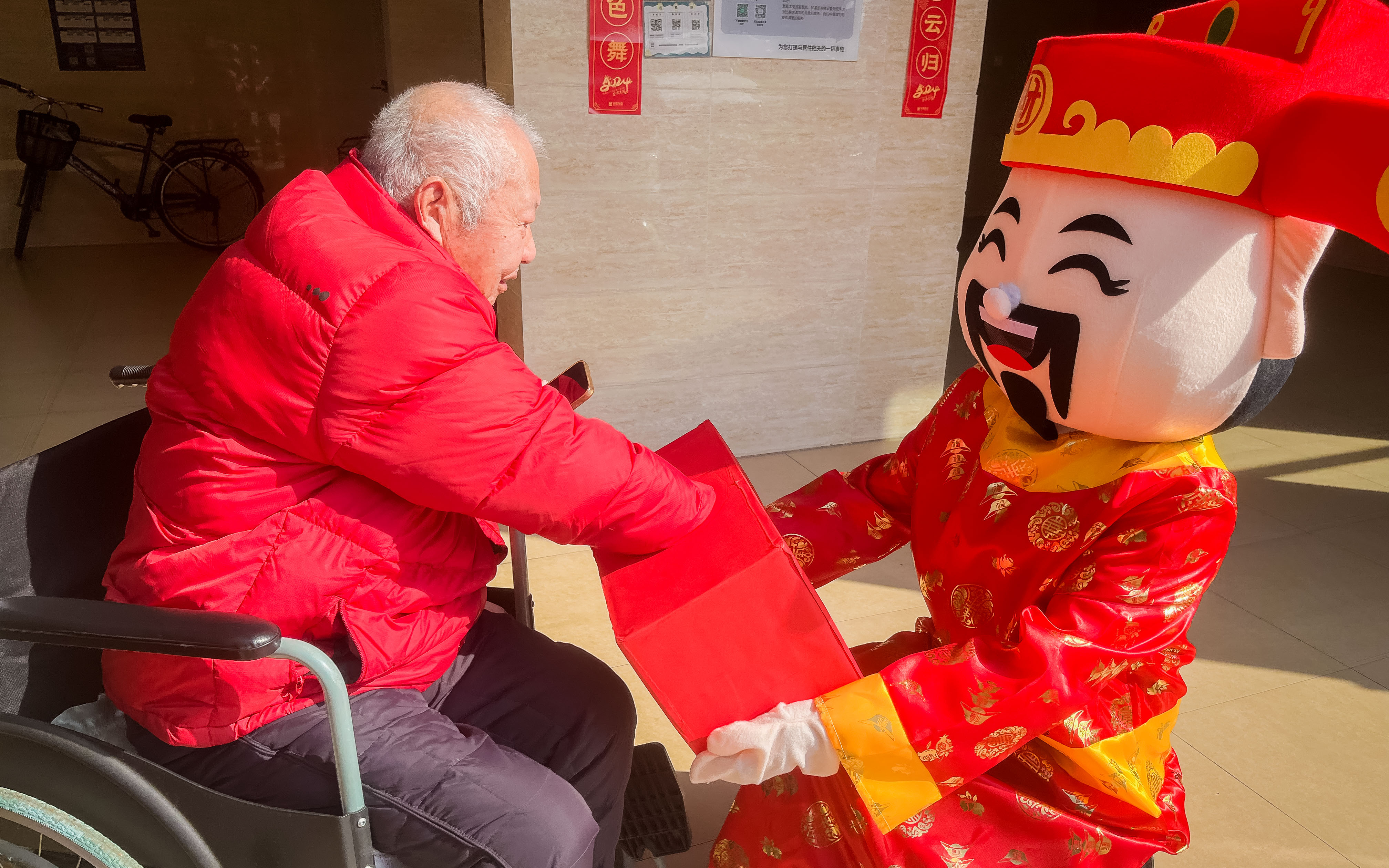 1710836106105576dBZD.jpg 20240219-迎财神3.jpg